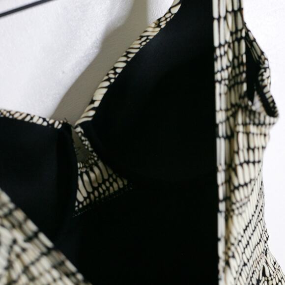 Shore Shapes Women’s Skirted One Piece Swimsuit 8 Black Flattering Bathing Suit - Picture 5 of 7